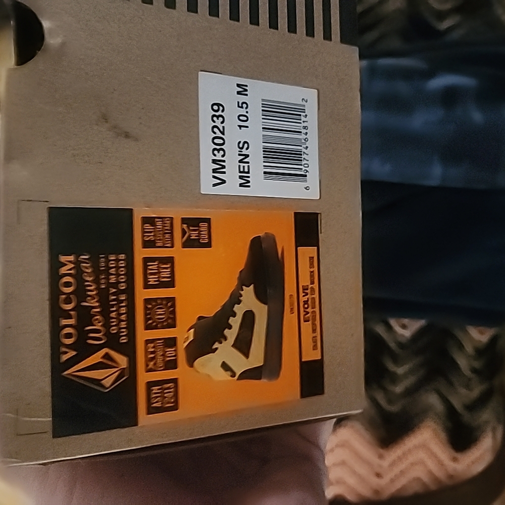 Volcom Work Boots - Picture 2 of 5
